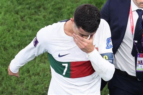 Mecz Maroko Portugalia Cristiano Ronaldo przybity na ławce potem