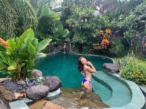 Phương Trinh Jolie tự tin khoe dáng nóng bỏng với bikini