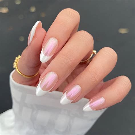 30 Gorgeous Almond Nail Ideas To Vamp Up Your Beauty