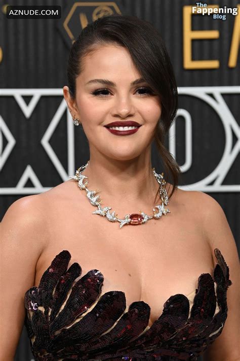 Selena Gomez Sexy Shows Off Her Hot Cleavage In A Mesmerizing Dress At The Th Primetime Emmy