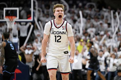 Cam Spencer Tristen Newton Lead Uconn Men Over Villanova 78 54