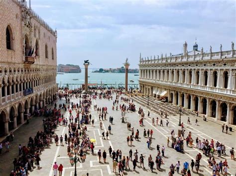 The 16 Best Things To Do in Venice (Italy) - Mom In Italy