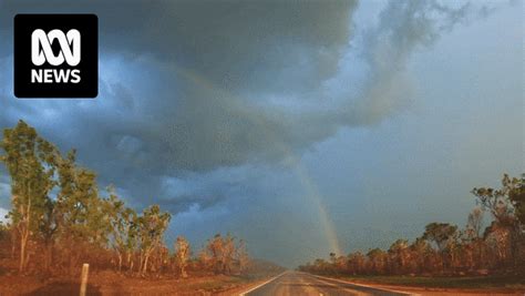 Chasing Bolts Documentary Follows The Storm Chasers Seduced By Nature S Raw Power In Australia S