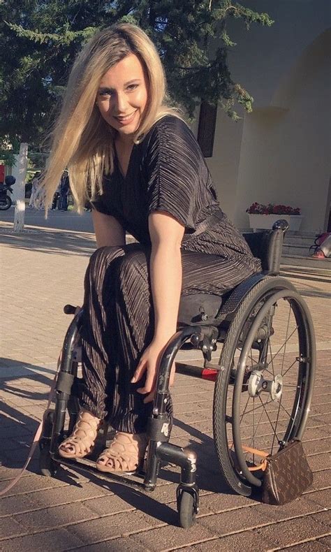 Pin De Paraplegic Women And Little Fe Em Paraplegic Women Em 2022