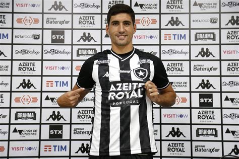 Botafogo Apresenta O Lateral Direito Barrandeguy Mh Botafogo