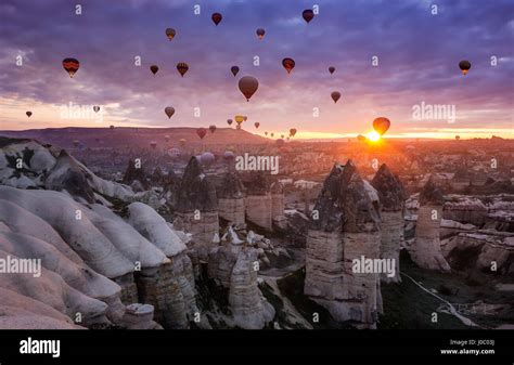 Hot Air Ballon Cappadocia Hi Res Stock Photography And Images Alamy