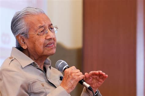 Saya Orang Melayu Adakah Ia Mengancam Negara Dr Mahathir Utusan