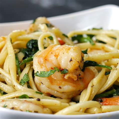 One-Pot Lemon Garlic Shrimp Pasta Recipe by Maklano