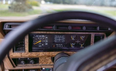 Diesel Lariat: 1986 Ford F-250 | Barn Finds