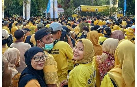 Ribu Warga Ikuti Jalan Sehat Hut Partai Golkar Pos Merdeka