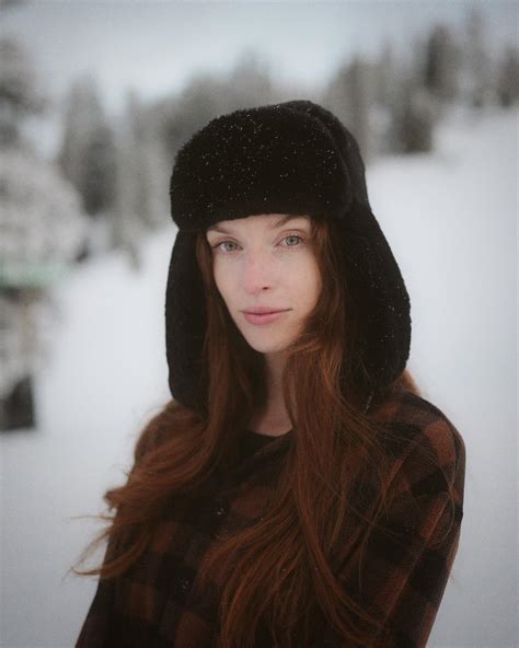 erin gilfoy | christmas cozies 🎄🎅🏻 ️ | Instagram