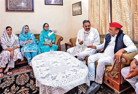 Akhilesh Yadav visits Mukhtar Ansari’s family