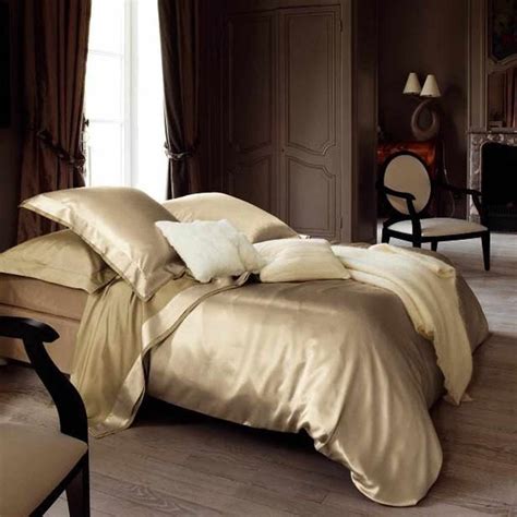 Housse De Couette Satin De Coton Et Soie AVA Descamps Lit Facile