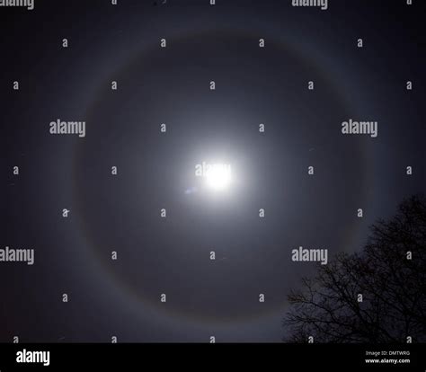 Moon halo hi-res stock photography and images - Alamy