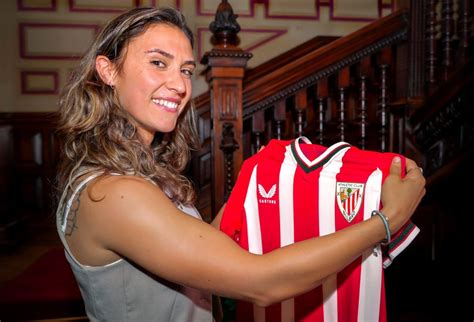 Nahikari nueva estrella del ataque del Athletic Club Reinas del balón