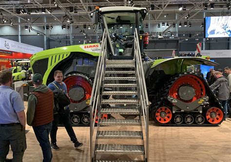 Claas Adds Four Track Articulated Tractor To Its Line Farmtario