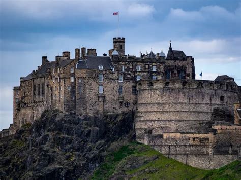 Edinburgh Castle Tour - Blubale