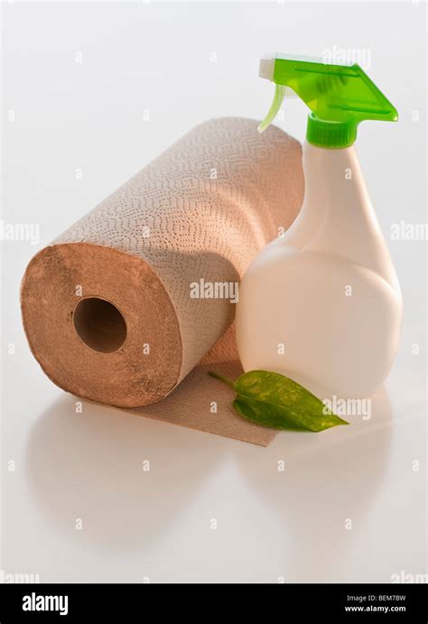 Paper towels and cleaner Stock Photo - Alamy