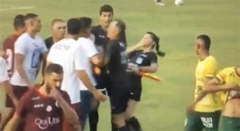 Sport Video Nevjerovatne Scene U Brazilu Trener Napao Sutkinju I