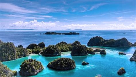 7 Keindahan Wisata Alam Di Provinsi Papua Barat Times Indonesia