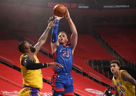 NBA Rumors Lakers Among Teams Interested In Blake Griffin After Buyout