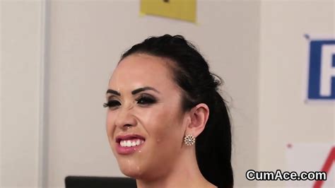 Hot Idol Gets Cumshot On Her Face Swallowing All The Jism