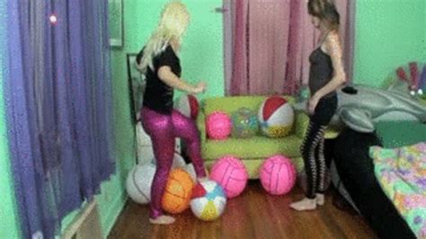 Duo Beach Balls Stomp Pop Wmv Galas Balloons And Fetish Clips Clips4sale