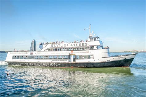 New York City Statue De La Libert Et Ellis Island En Ferry