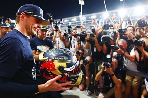 Photos Le Casque Triple Champion Du Monde De Max Verstappen