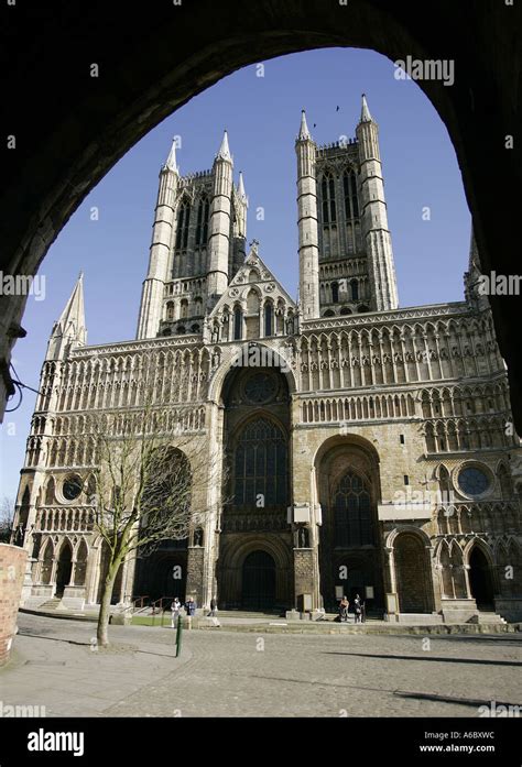 Lincol Cathedral Hi Res Stock Photography And Images Alamy