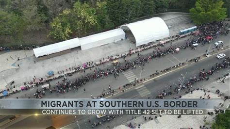 Migrants Continue Showing Up At Border Ahead Of Title 42 S Expiration Youtube