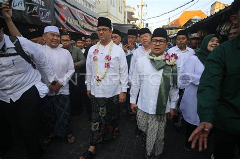 Anies Muhaimin Ziarah Ke Makam Sunan Ampel ANTARA Foto