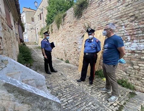 Cadavere Civitanova Alta Trovati I Resti Di Un Enne Morto Da