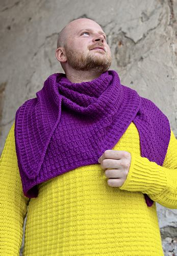 Ravelry Woolly Waffle Triangle Pattern By Stephen West