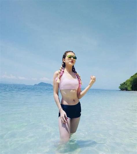 Tìm ra facebook của MC Việt Nam mặc bikini dẫn World Cup dân tình bất ngờ trước nhan sắc thật