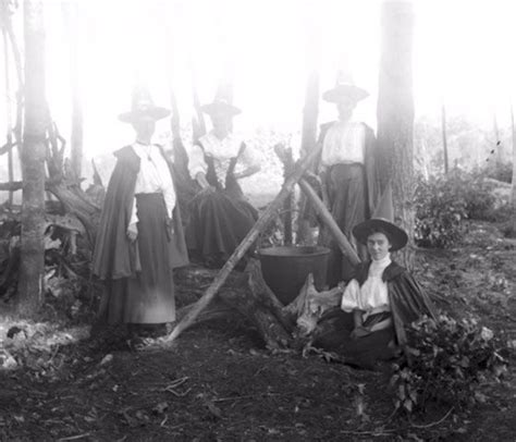 14 Vintage Witch Photos That Are Definitely Real And Prove Witches