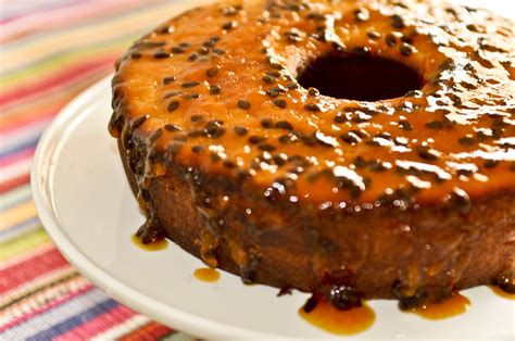 Receita de Bolo de Maracujá Calda e Amêndoas Recepedia