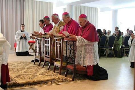 Quatro Bispos Da Resist Ncia Cat Lica Cat Lico Igreja Bispo