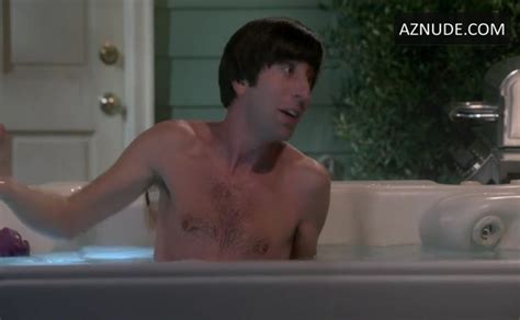 Kunal Nayyar Simon Helberg Shirtless Scene In The Big Bang Theory