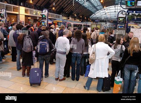 Rail Commuters At Queen Street Station Glasgow See Ticket Price Rise Rail Services Fare Increase