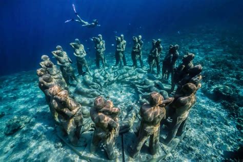 underwater-sculpture-gili-meno • The Gilis