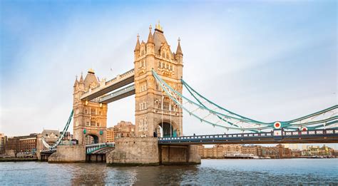 Luxe Hilton with London Tower Bridge Views