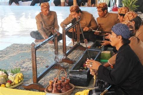 Jamasan Pusaka Kerajaan Galuh Budaya Indonesia