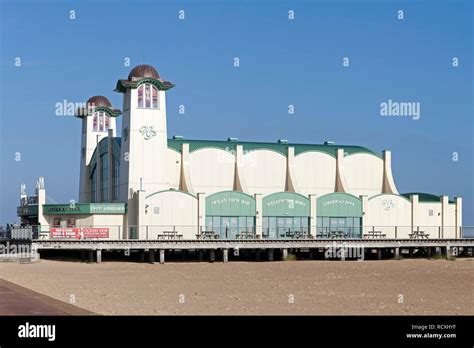 Great yarmouth pier hi-res stock photography and images - Alamy