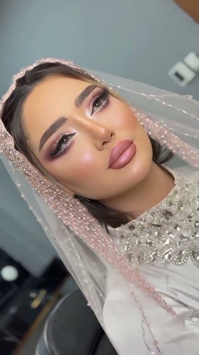 ميكب عالمي رسم الوجه ويستخدم هذا الميكب 💄💋 فقط للعرايس اجمل وجهة نظره