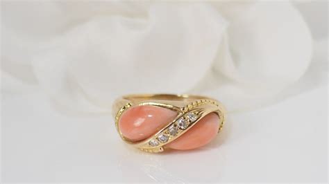 Proantic Bague En Or Jaune Cabochons De Corail Et Diamants