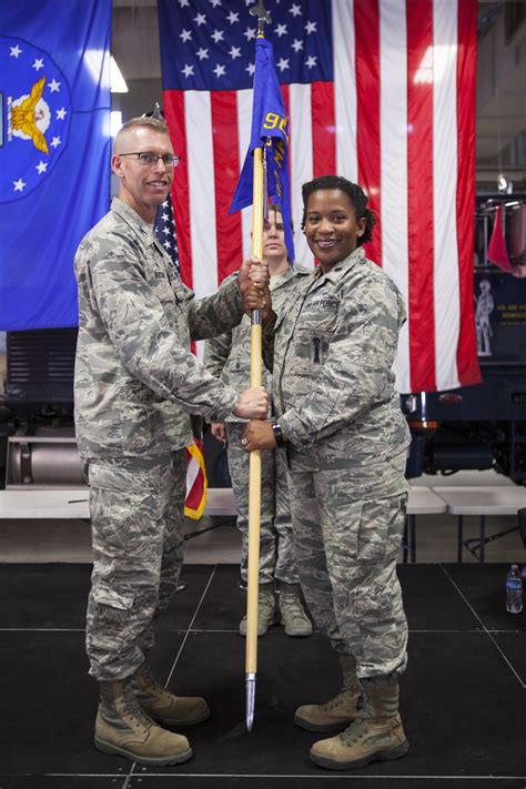 Former Muns Commander Returns To Warren Takes Command Of Mmxs