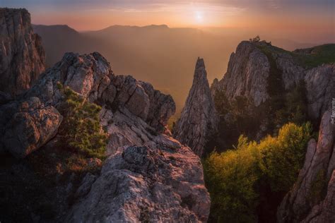 Skaliste Góry O Wschodzie Słońca