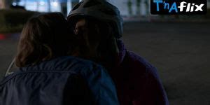 Brigette Lundy Paine Lesbian Scene In Atypical Tnaflix