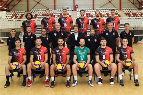 Victorie Dup Ani Pentru Dinamo N Cupele Europene La Volei Masculin